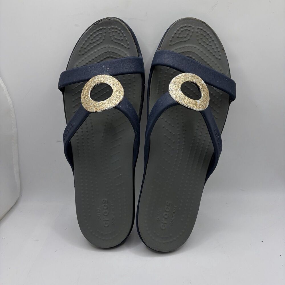 Crocs Sanrah Hammered Metal Sandals Womens 8 Navy Blue Beach Summer Preppy - Picture 6 of 9